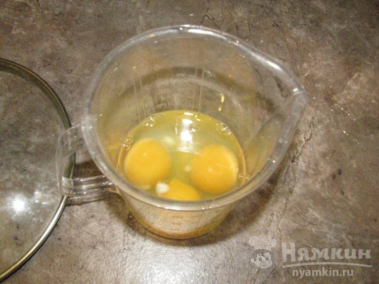 Шарлотка для любимых - фото шаг 1