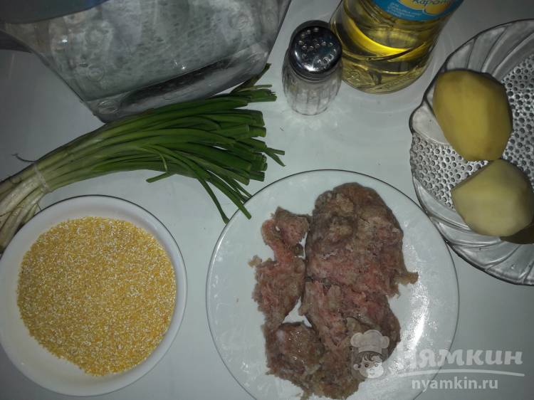 Суп из кукурузной крупы с фаршем в мультиварке - фото шаг 1