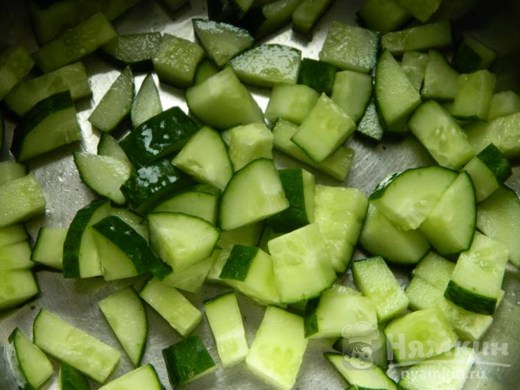Салат с яйцом, крабовыми палочками и огурцами - фото шаг 1