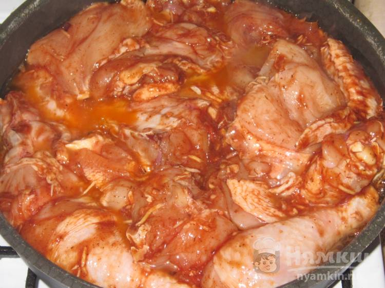 Курица жареная на сковороде с кетчупом и соевым соусом - фото шаг 6