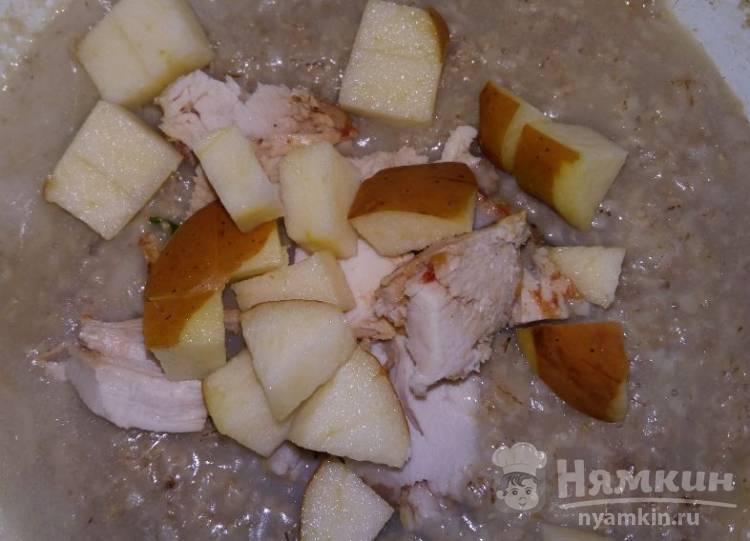 Овсяная каша с чесноком, яблоком и мясом - фото шаг 3
