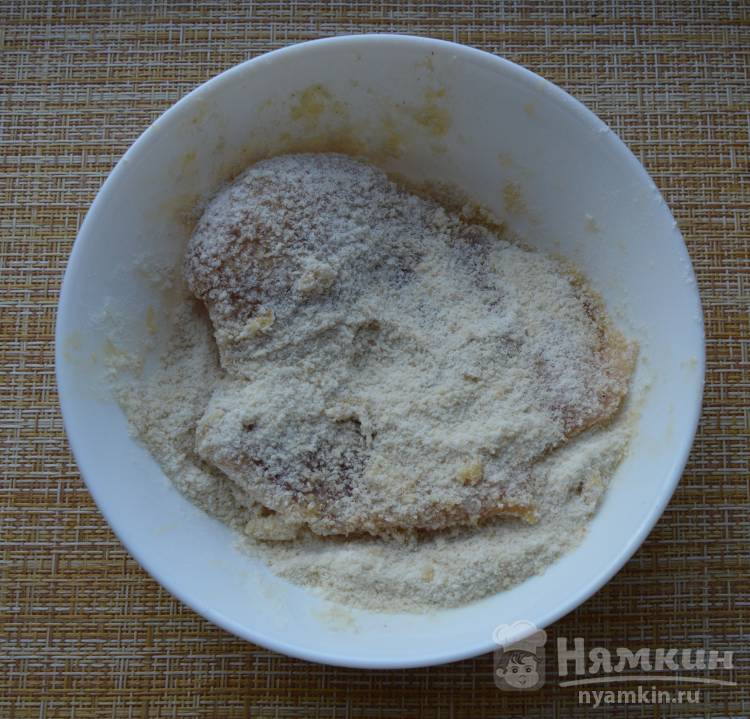Куриные грудки в панировке - фото шаг 4