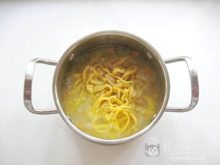 Суп с курицей и домашней лапшой - фото шаг 4