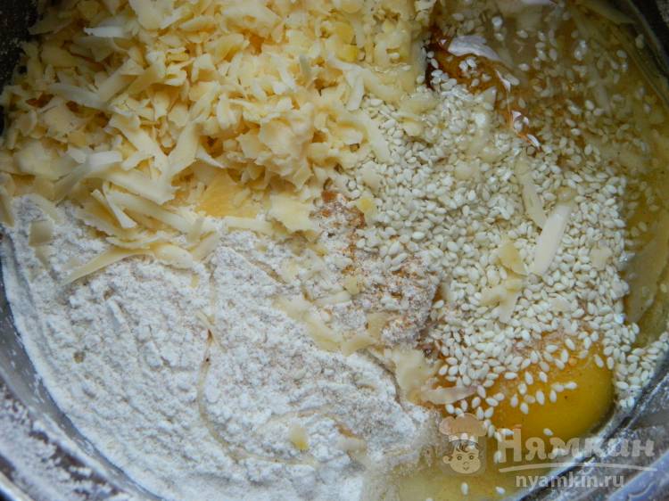 Палочки с сыром и кунжутом - фото шаг 1