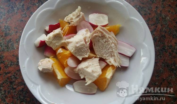 Апельсиновый салат с яйцом и редиской - фото шаг 3