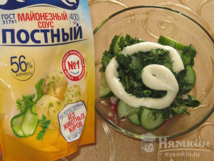 Салат из редиса и огурца в майонезной заправке - фото шаг 3