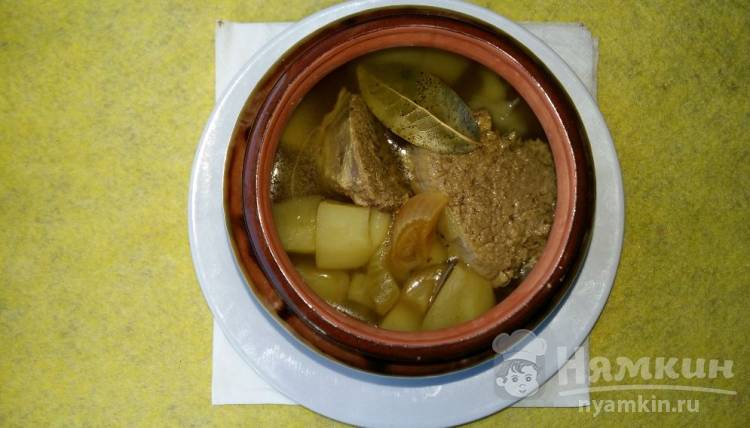 Тушеный картофель с мясом в горшочке - фото шаг 6