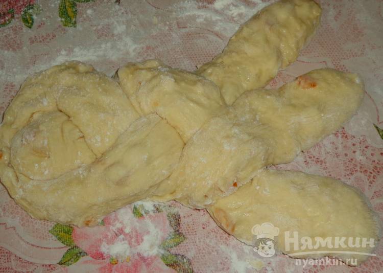 Плетенка на кефире с курагой - фото шаг 6
