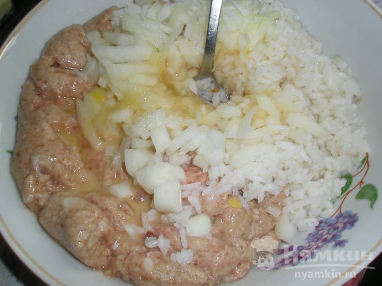 Тефтели в соусе с паприкой - фото шаг 3