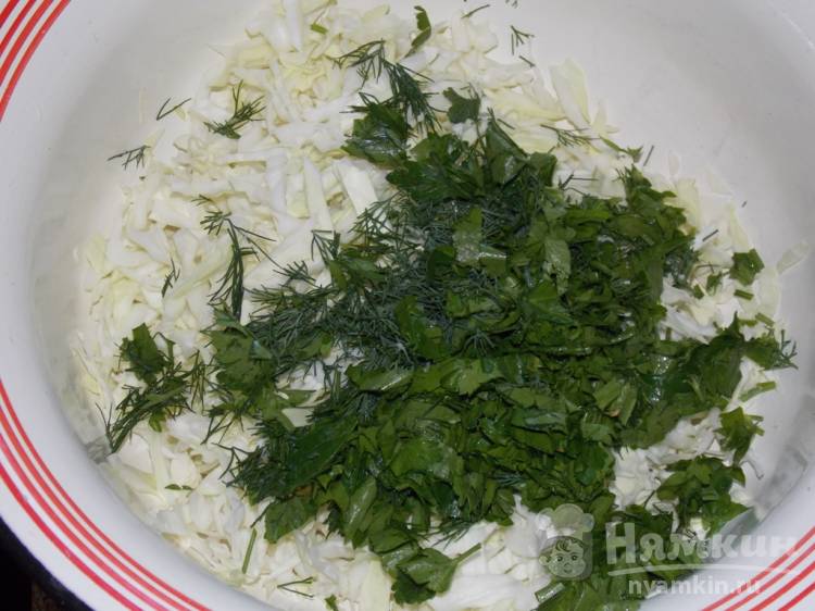 Капустный салат с соевым соусом и кукурузой - фото шаг 2