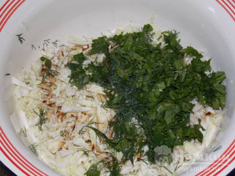 Капустный салат с соевым соусом и кукурузой - фото шаг 3