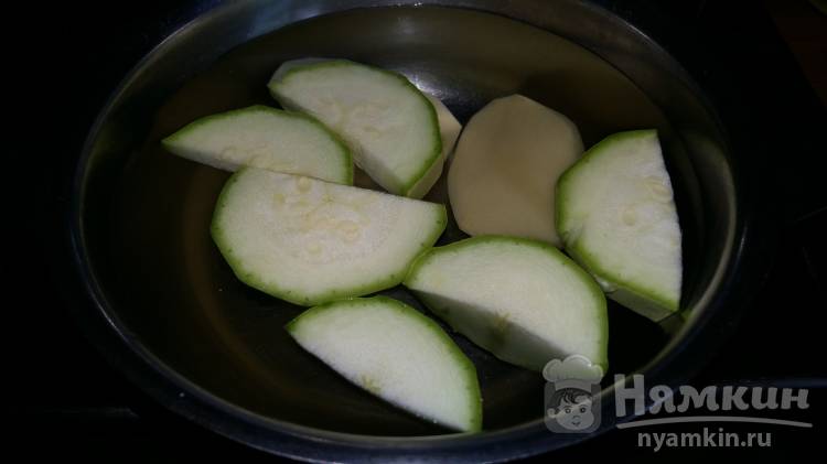 Мясное пюре с брокколи и картофелем - фото шаг 1