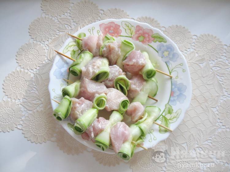 Шашлык из курицы с кабачком на сковороде - фото шаг 3