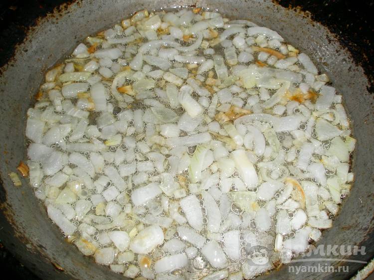Щи из свежей капусты с помидором на курице - фото шаг 5