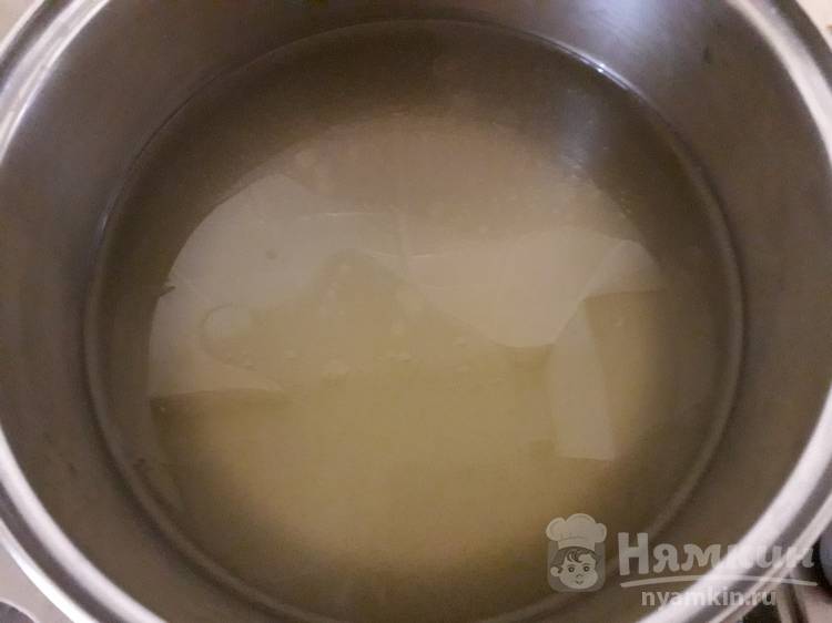 Быстрый супчик на курином бульоне с лапшой без мяса - фото шаг 1