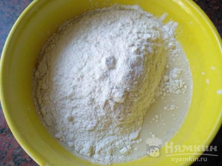 Оладьи на молоке с фаршем и зеленью - фото шаг 4
