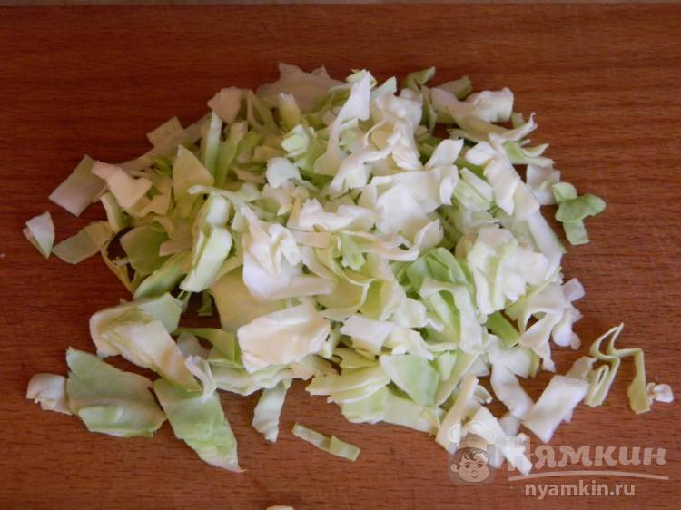 Капустный салат с морковью и курицей - фото шаг 1
