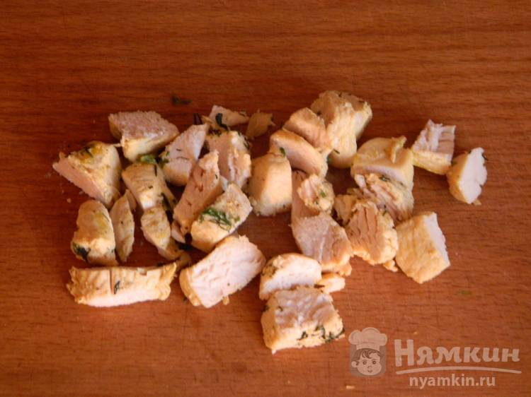Капустный салат с морковью и курицей - фото шаг 2