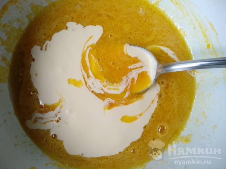 Домашний пирог с шелковицей на сметане - фото шаг 3