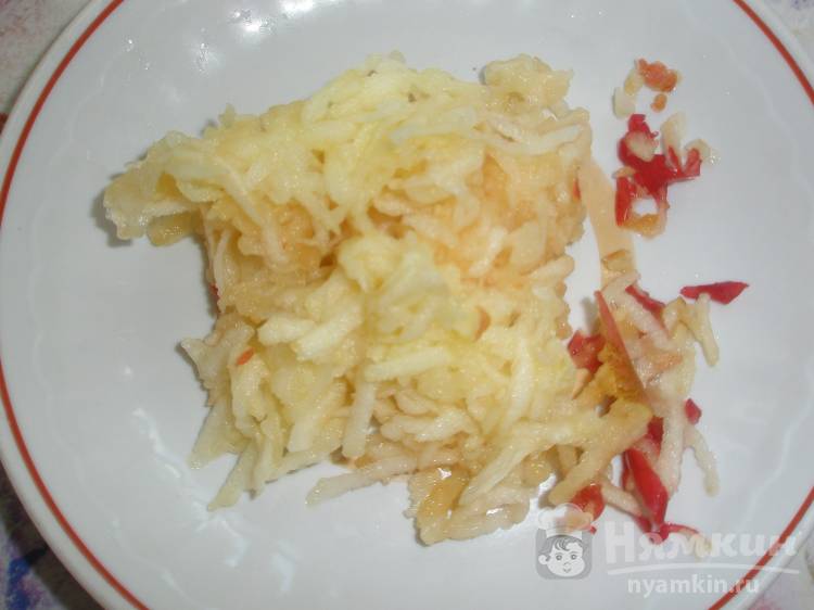Черный чай с яблочно-имбирным вкусом - фото шаг 2