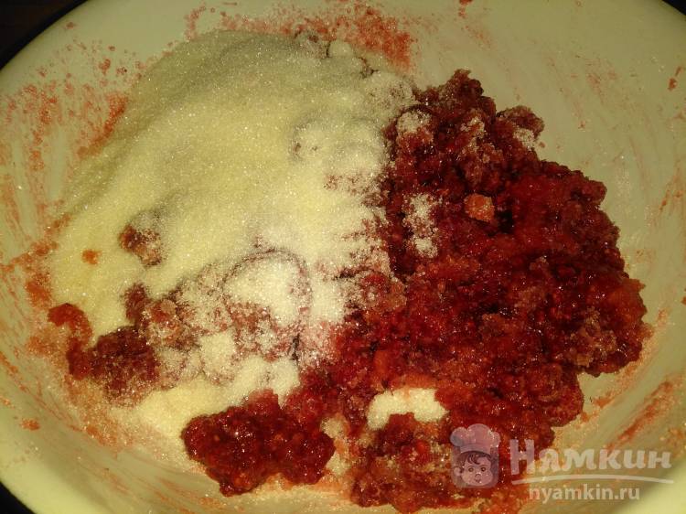 Малина с гвоздикой и корицей протертая с сахаром на зиму - фото шаг 4