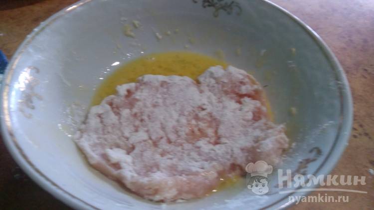Отбивные из курицы в кляре - фото шаг 3