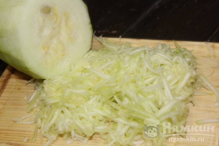 Самые вкусные оладьи из кабачков с сыром - фото шаг 1