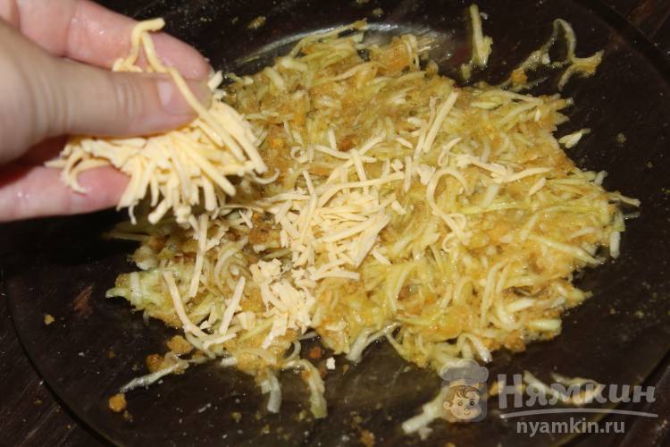 Самые вкусные оладьи из кабачков с сыром - фото шаг 2