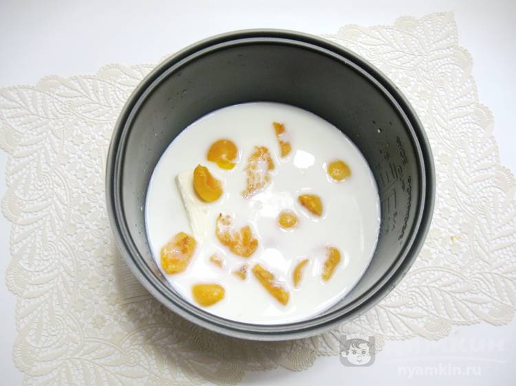 Рисовая каша с молоком и абрикосами в мультиварке - фото шаг 3
