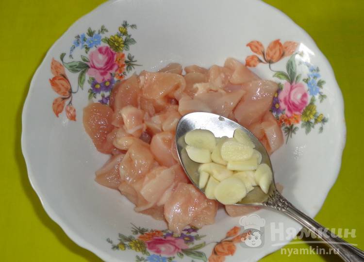 Куриное филе с чесноком и соевым соусом - фото шаг 3