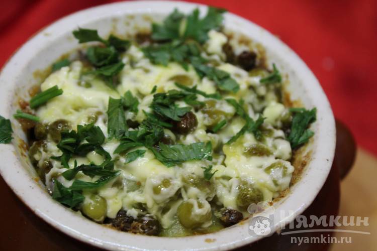 Мясо в горшочке с горошком - фото шаг 8