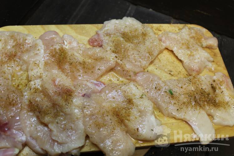Куриные отбивные в кляре на сковородке - фото шаг 2