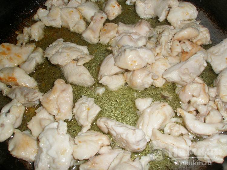 Паста с курицей в сливочно-сырном соусе - фото шаг 4