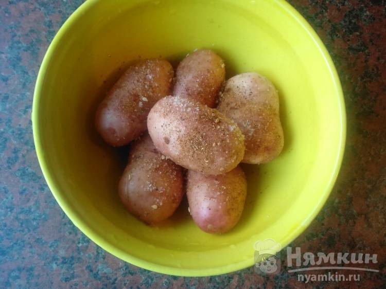 Печеный картофель со специями в масле на мангале - фото шаг 3