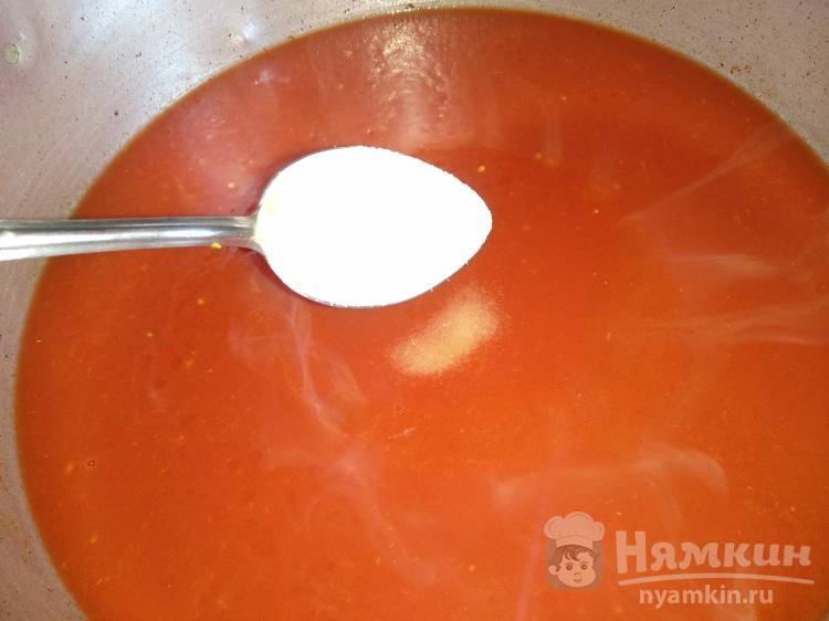Кабачки с чесноком и луком тушеные в томате на зиму - фото шаг 1