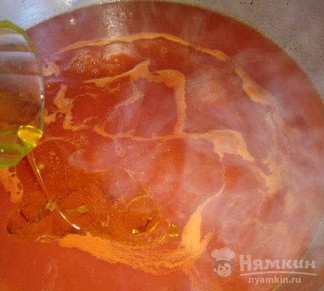 Кабачки с чесноком и луком тушеные в томате на зиму - фото шаг 2