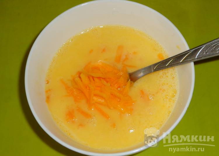 Яичница-болтунья с тыквой и сыром - фото шаг 2