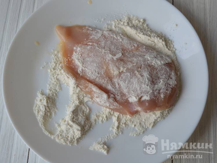  Вкусные отбивные из куриного филе на сковороде  - фото шаг 4