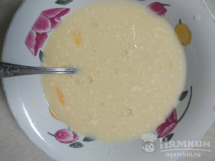 Гренки из деревенского хлеба с яйцом и молоком - фото шаг 1