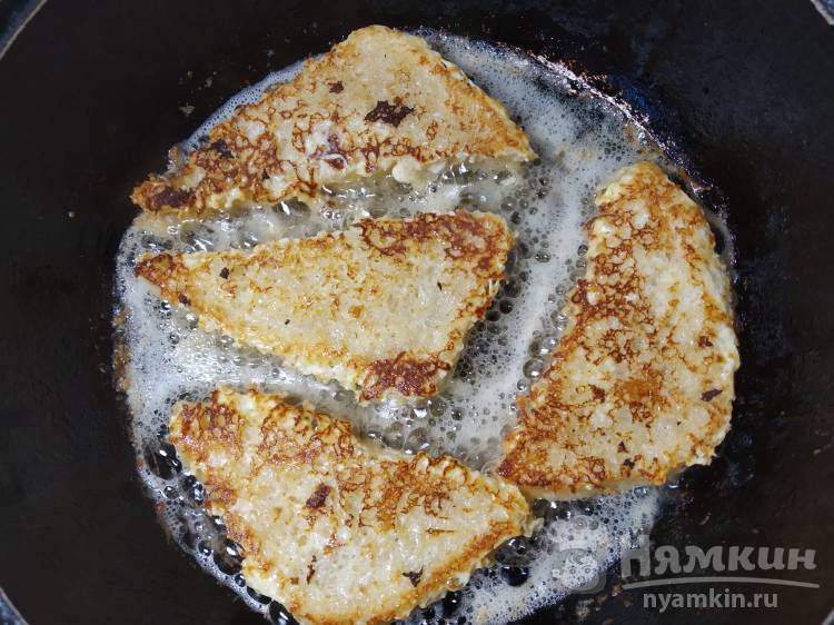 Гренки из деревенского хлеба с яйцом и молоком - фото шаг 4