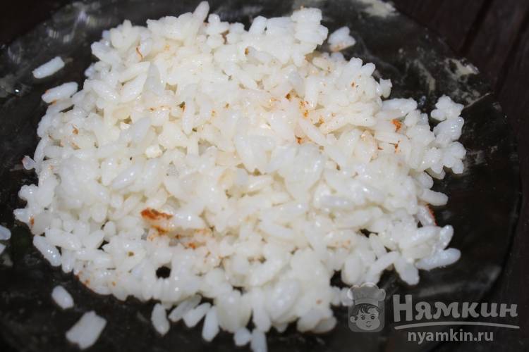 Вкусный рис с яйцом и овощами в микроволновке