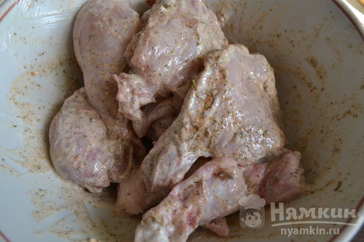 Курица запеченная с кабачком и болгарским перцем в духовке - фото шаг 3