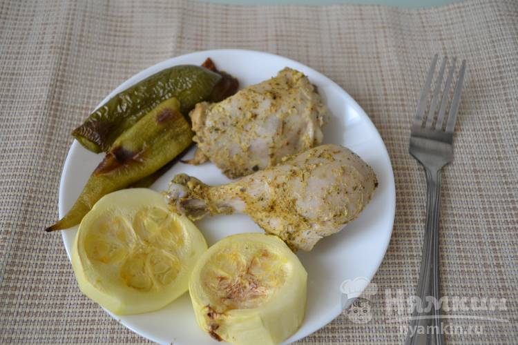 Курица запеченная с кабачком и болгарским перцем в духовке - фото шаг 7