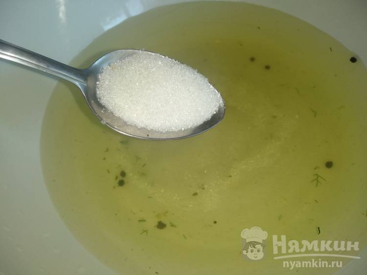 Консервированные помидоры с виноградом и специями на зиму - фото шаг 7