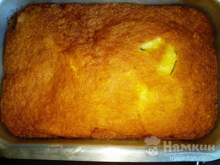 Нежный пирог с персиком и грушей на сметане - фото шаг 5