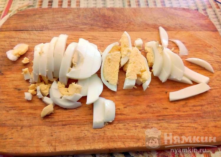 Салат из свежих кабачков с помидорами и яйцом - фото шаг 3