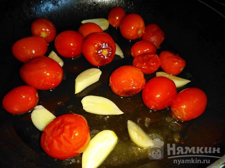 Жареные помидоры с чесноком - 8 пошаговых фото в рецепте