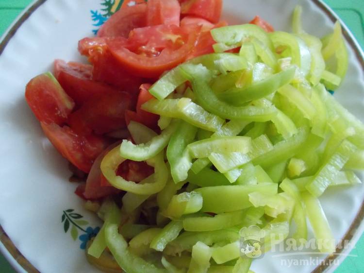 Мясо курицы тушеное с овощами - фото шаг 4