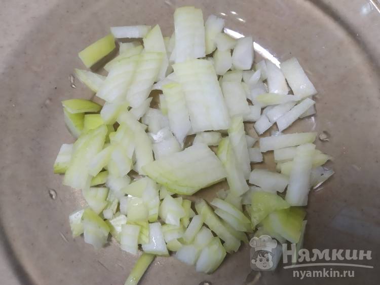 Макароны с индейкой и овощами на сковороде - фото шаг 2