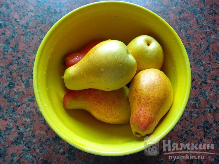 Грушевое пюре на скорую руку с корицей и мятой - фото шаг 1